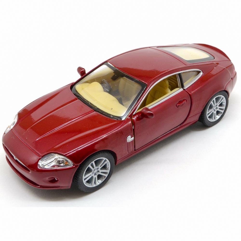 Машина Jaguar XK Coupe